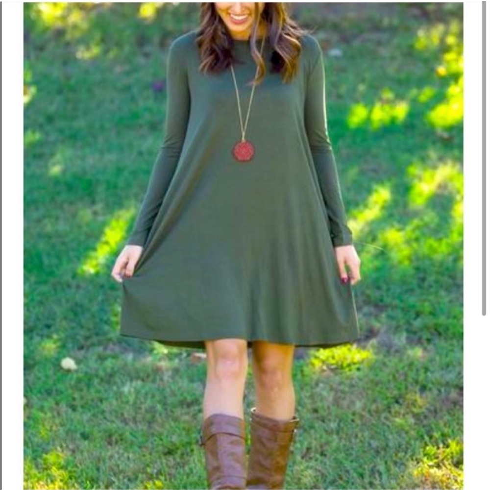 Hunter Green Long Sleeve Dress ✨